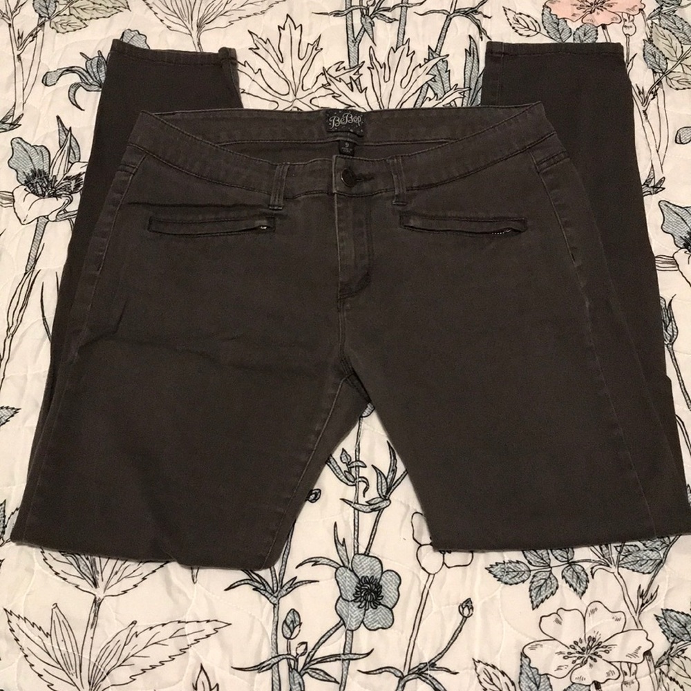 Grey skinny cropped pants